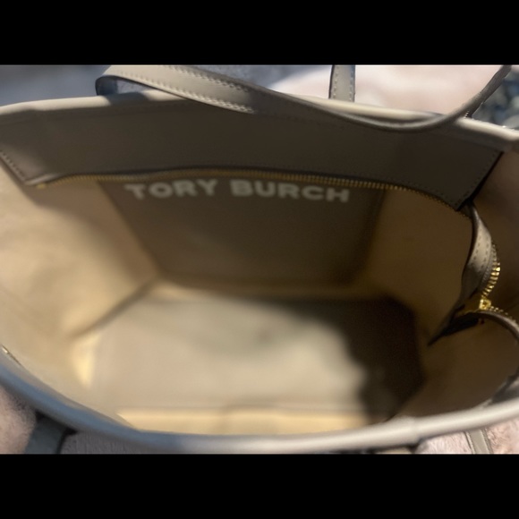 Tory Burch French Gray Chain Link Medium Tote - Picture 5 of 7